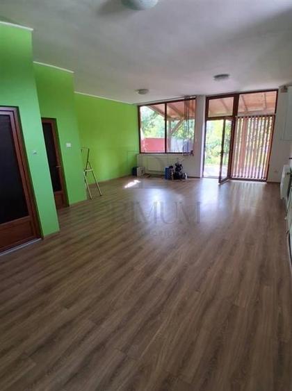 MEHALA - INDIVIDUALA - 5 CAM - 3 BAI - RENOVATA - CENTRALA - CURTE - 1