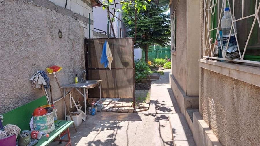 Coiciu - Trocadero - teren 325 mp + casa chirpic si caramida - 4