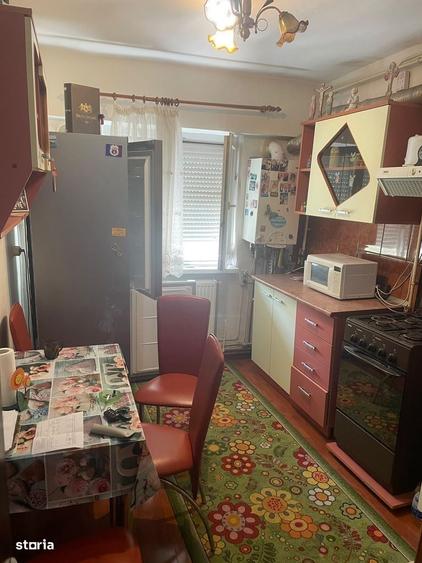 Apartament 3 camere, balcon, etaj 2, lift, zona I-uri - 9