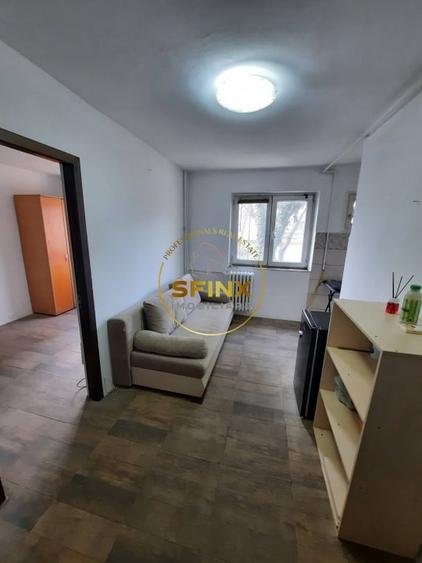 Piata Resita, apartament 2 camere etaj 1 in bloc de 4 etaje, comision zero - 11