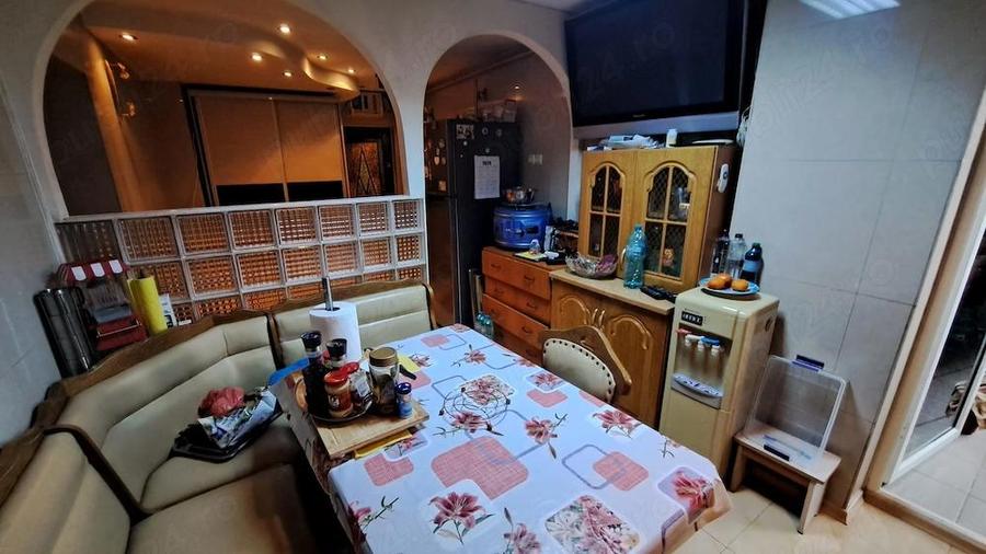 VAND Apartament 4 camere decomandate super amenajat Etaj 3 Oras Braila Vidin Tel - 4