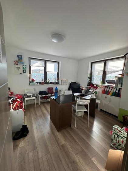Casa individuala 7 camere cu 3 bai langa metrou - 12