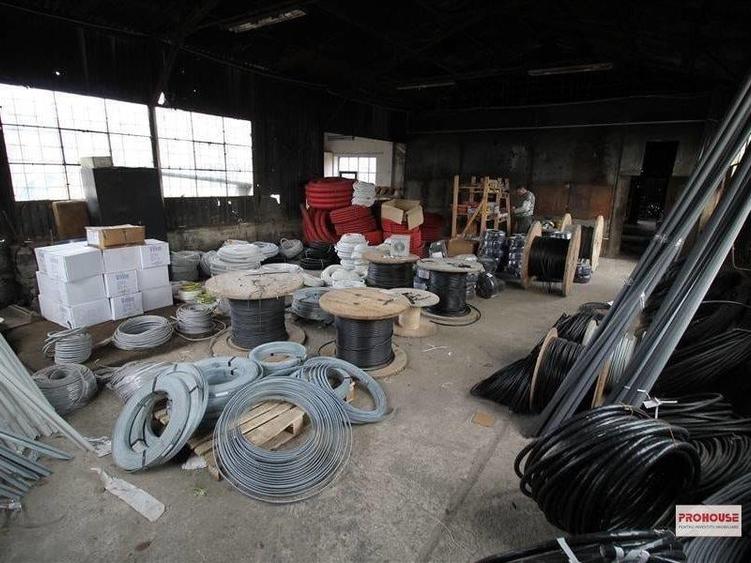 Hala 230 mp + birouri 100 mp + teren 2.370 mp - 9