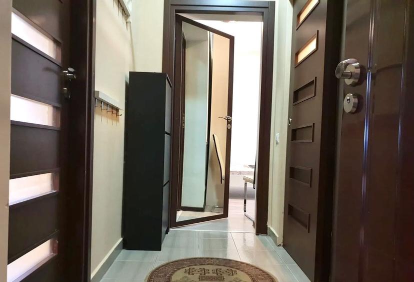 Apartament cu 3 camere decomandat în 1 Mai