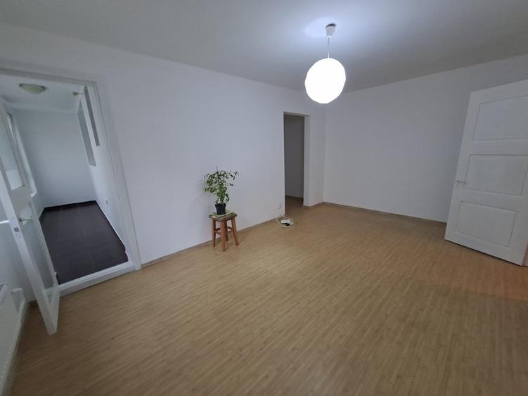 Obor,Mihai Bravu langa Primaria Sectorului 2 - 7