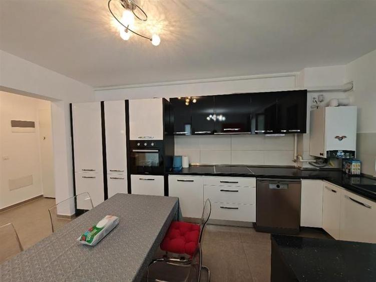 Inchiriem Apartament 3 Camere, Modern, Decomandat, Tractorul - 9