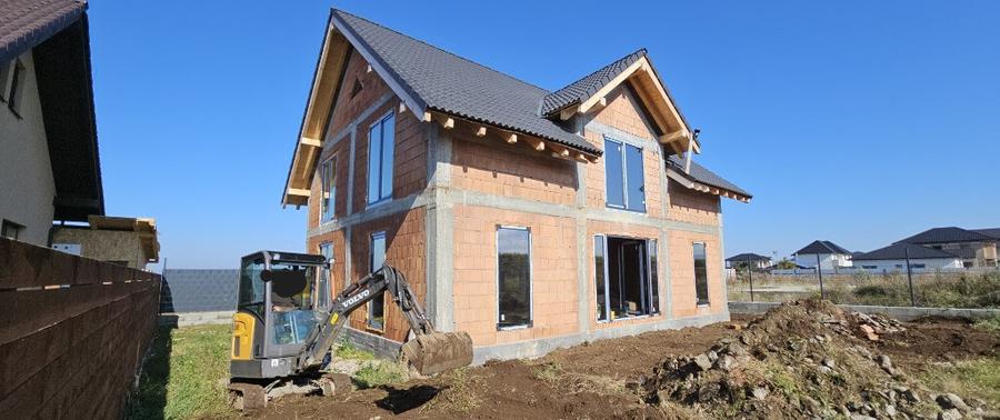 Vand casa la rosu, intabulata cu AC pana in 9/2027 - 1