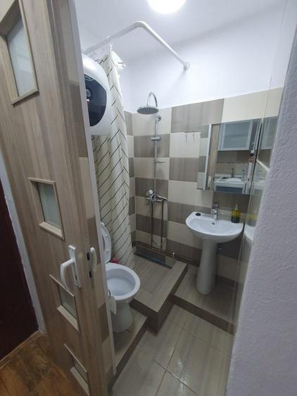 Inchiriez garsoniera! - 1