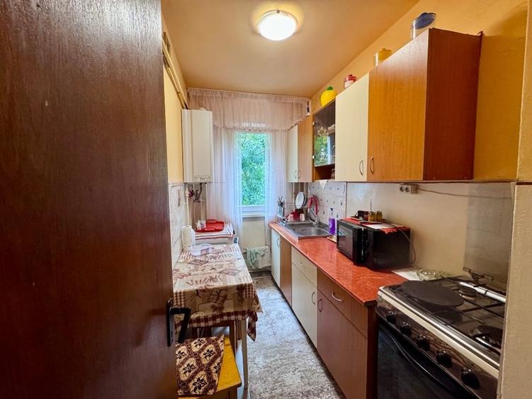 Apartament cu 3 camere semidecomandat, mobilat în Mănăștur