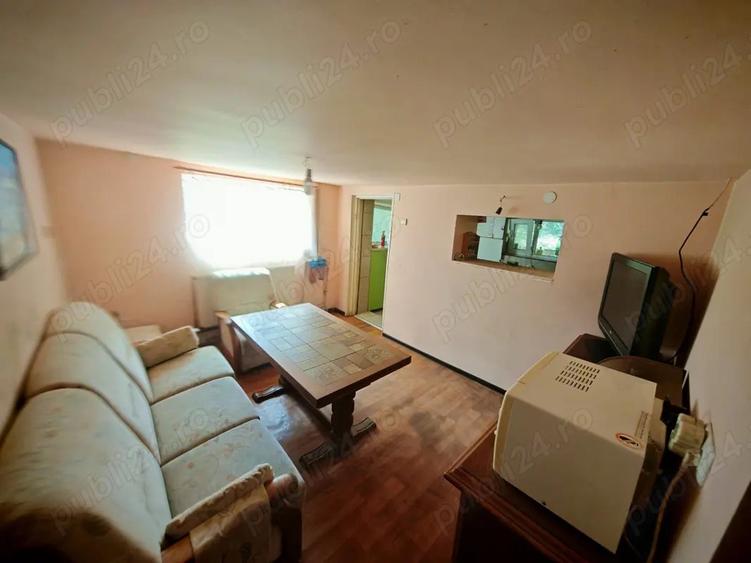 Casa centrala ?omcuta Mare 2 locuin?e + teren 16 ari - 1