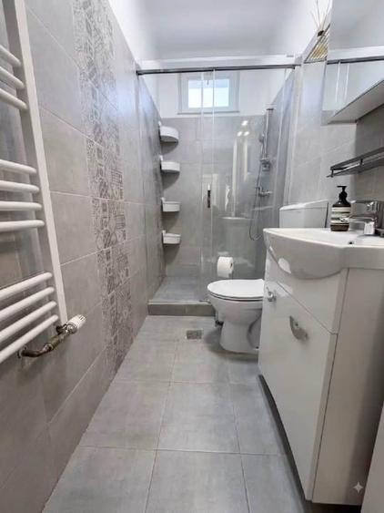 Casă individuală cu 5 camere cu Canalizare în Ronaț