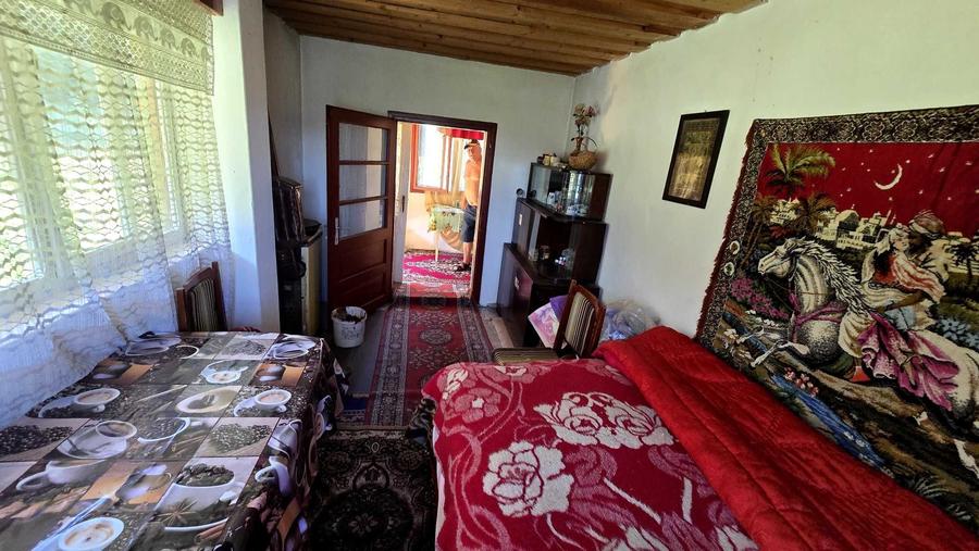 Casă cu 4 camere în Nadăș