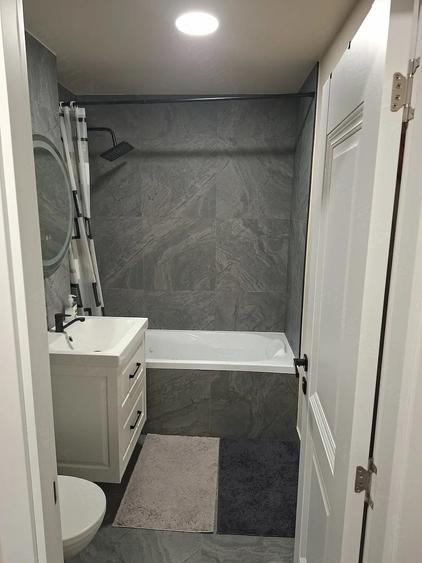 Apartament cu 4 camere decomandat în Central