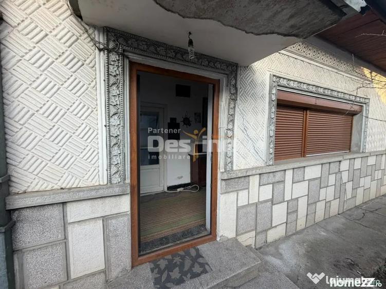 Casă cu 3 camere cu Teren 900 Mp în Giulești