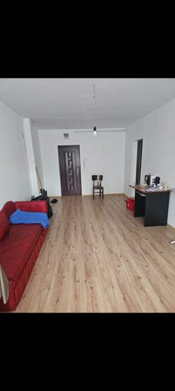 Apartament cu 2 camere semidecomandat în Petros