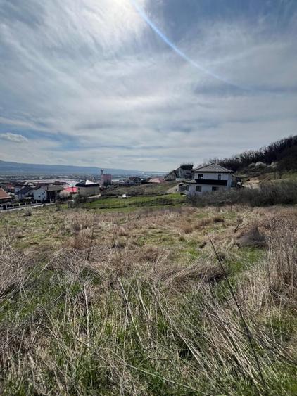 Teren de 898 mp, în Troianu
