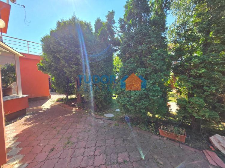 Vilă elegantă cu 5 dormitoare, grădină privată de 500 mp, terasă și garaj - 28