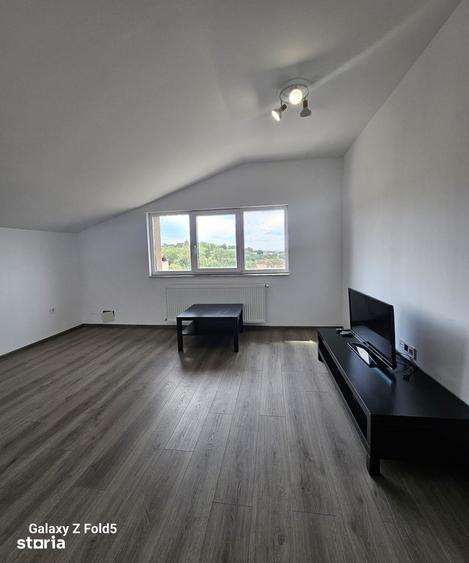 Apartament cu 3 camere în Iorga