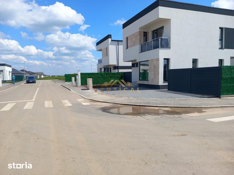 Casă cu 3 camere cu Teren 335 Mp în Vidra