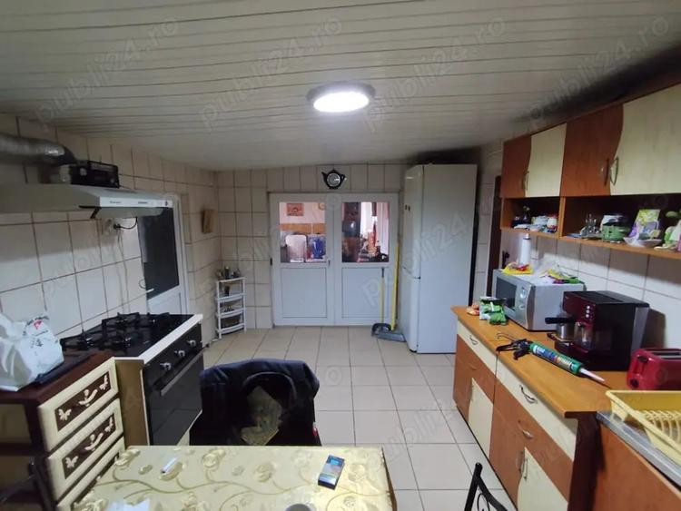 Casă cu 3 camere în Băleni