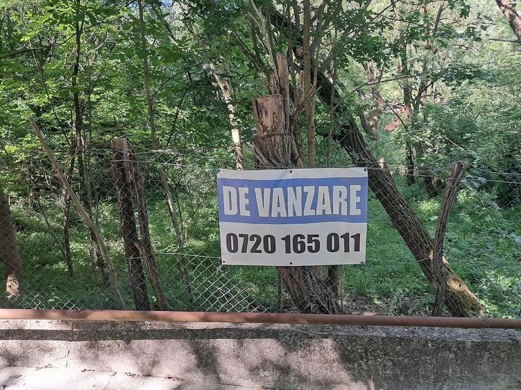 Teren de 917 mp, în Cornu