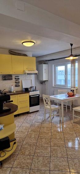 Apartament cu 3 camere decomandat în Mărăști