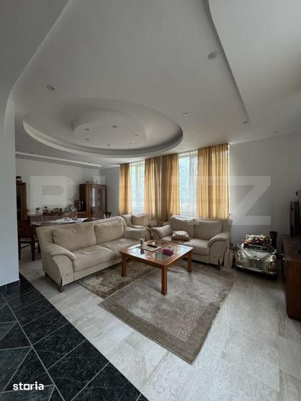 Casă cu 7 camere cu Teren 230 Mp în Siloz
