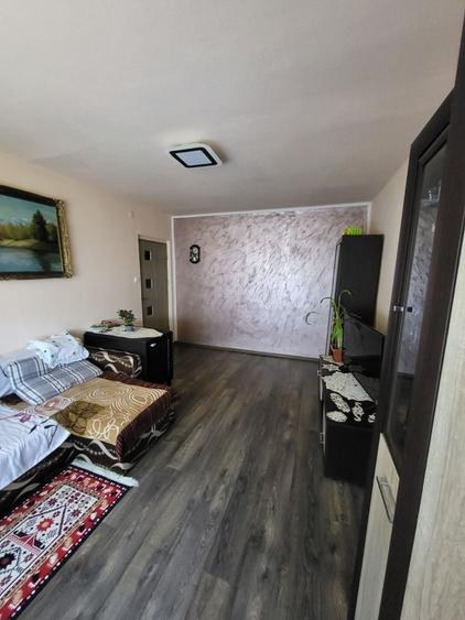 Apartament cu 2 camere semidecomandat în Valenta