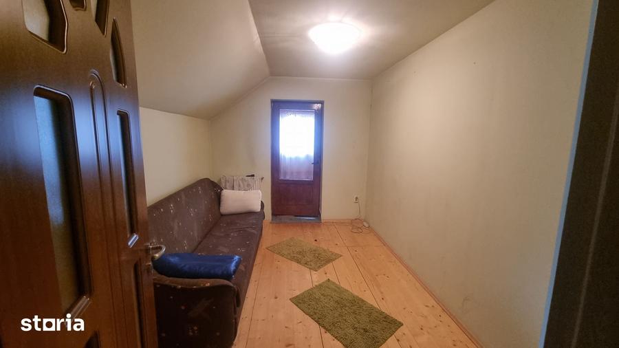 Casă cu 4 camere cu Teren 1079 Mp în Hidiș