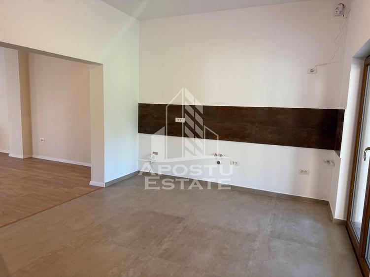 Duplex cu 4 camere cu Canalizare în Moșnița Nouă