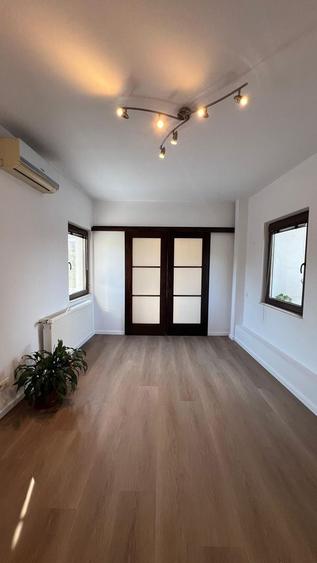 Apartament cu 5 camere decomandat în Kiseleff