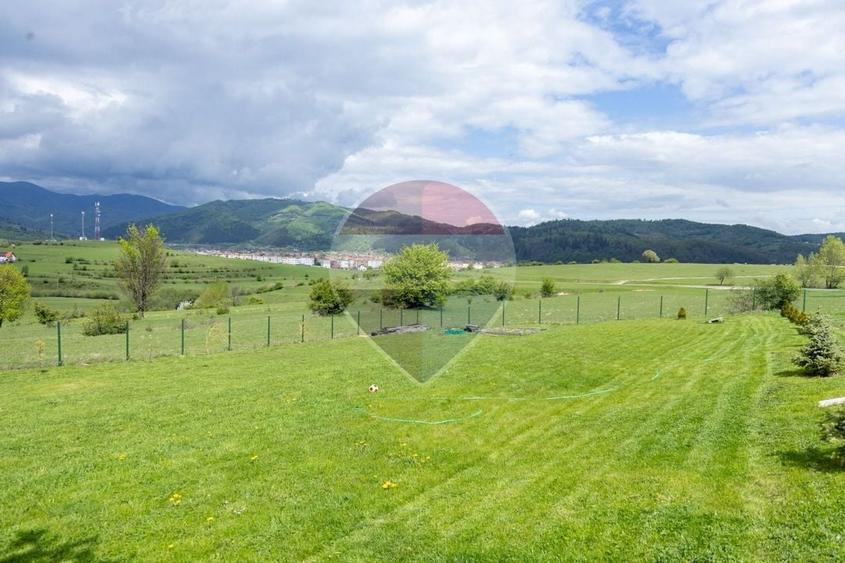 Teren Construcții intravilan de 1100 mp, în Bran