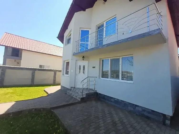 Casă cu Teren 250 Mp în Central