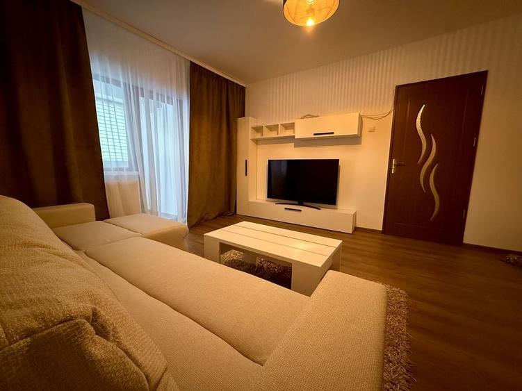 Apartament cu 2 camere decomandat în Rovine