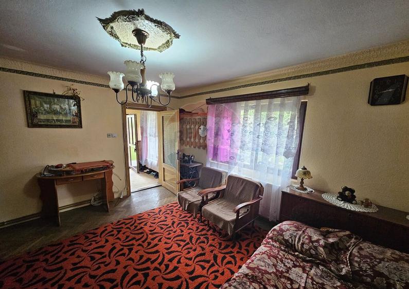 1/2 - Casa de vanzare + teren 472 mp - 9