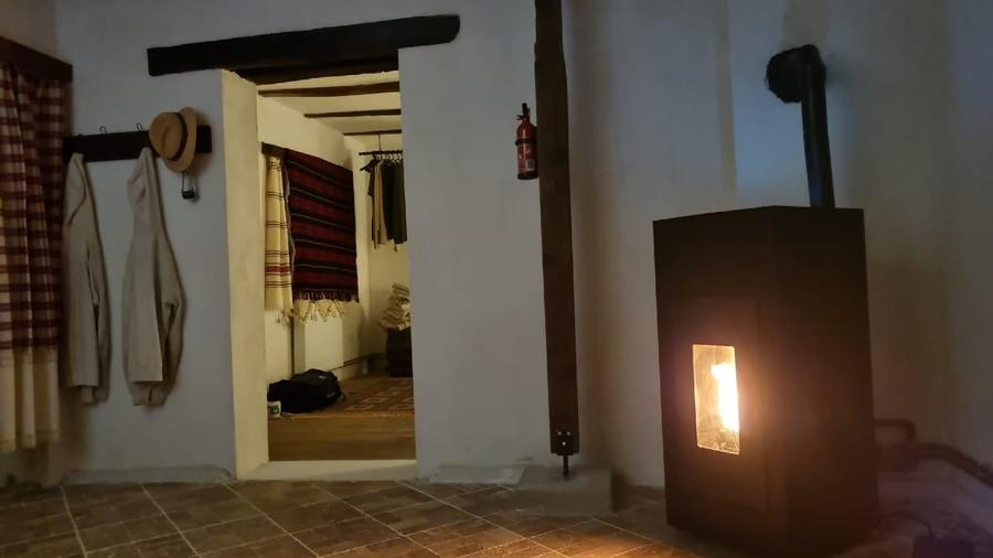 Casa traditionala intr-o zona de vis pe langa Curtea de Arges - 12