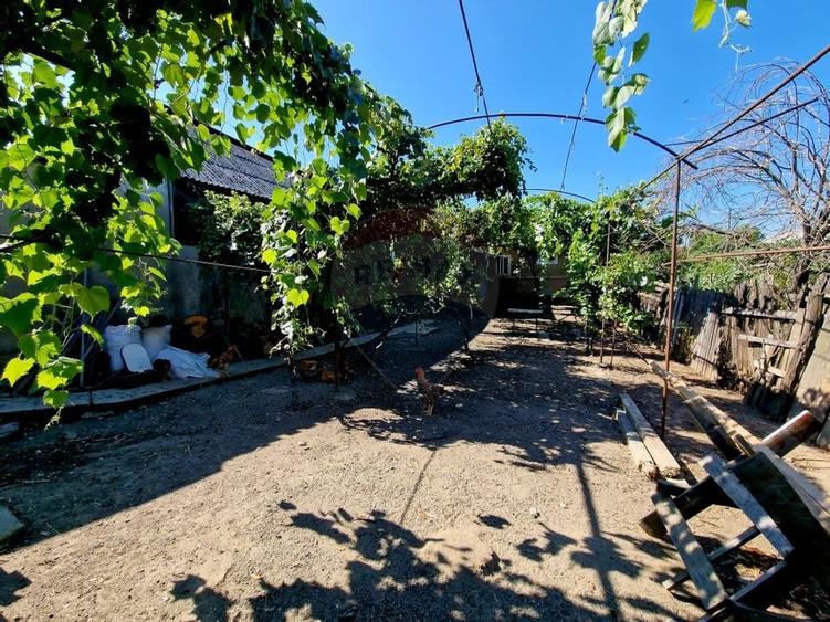 Vand sau schimb cu apartament  2 sau 3 camere si diferenta - 35