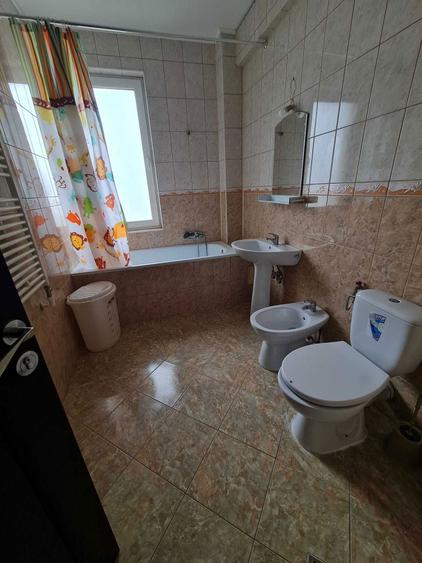 Inchiriez apartament 2 camere - 4