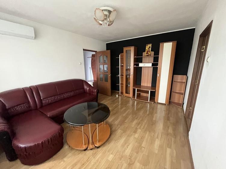 Inchiriere apartament podu ros - 1