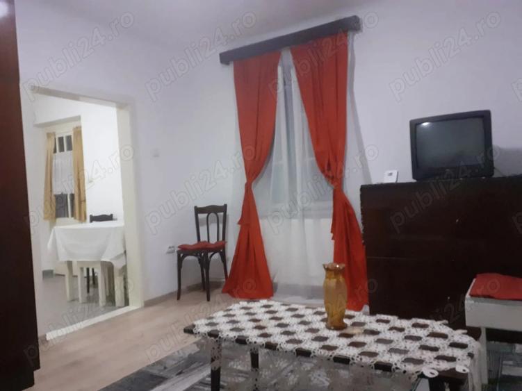 Proprietar inchiroez ap.1 camera - 3