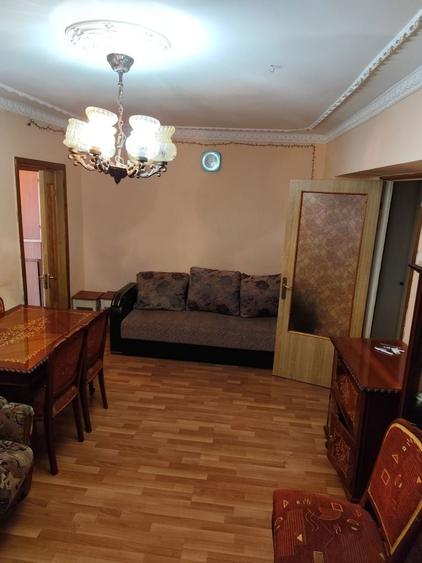 Inchiriez apartament 3 camere - 4