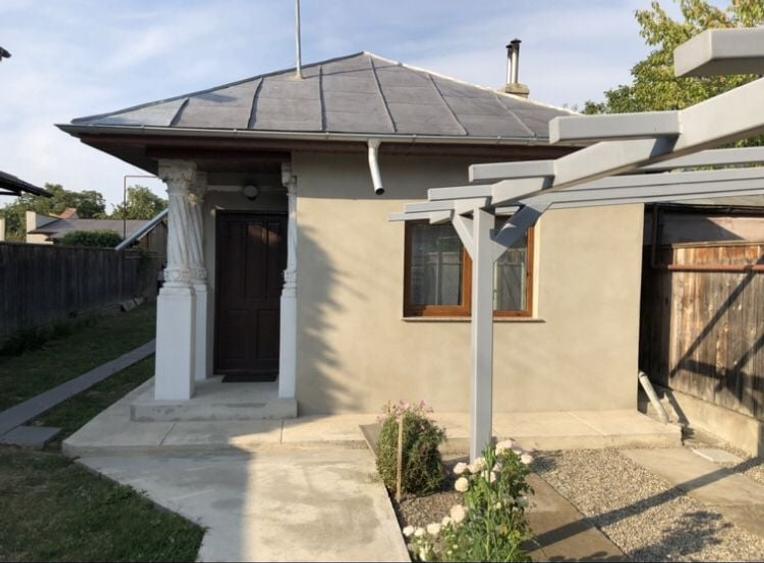 Casă cu 2 camere în Central