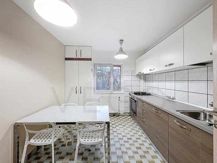 Apartament cu 4 camere, parcare, 2 bai, 2 balcoane, zona UMF - Zorilor