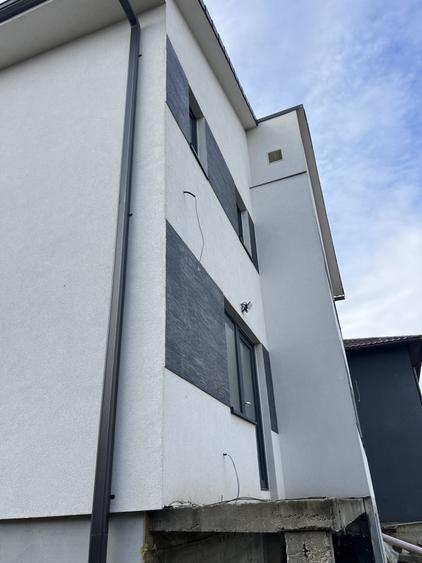 Casă individuală cu 4 camere cu Teren 300 Mp în Câmpenești
