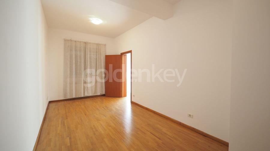 Vila cu 6-7 camere si gradina generoasa - 7