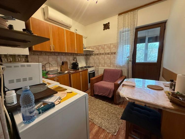 Garsoniera de vanzare, etaj 1 in vila, centrala gaz - 1