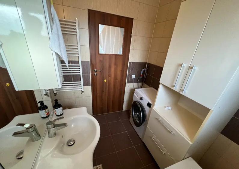 INCHIRIEZ apartament 3 camere decomandat,renovat,zona Selimbar - 2