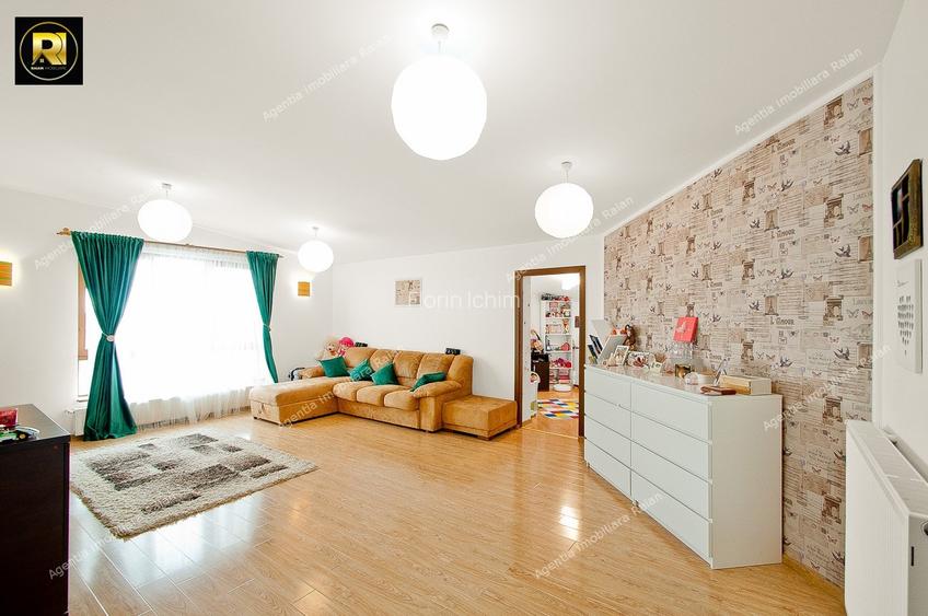 Vanzare apartament modern cu 3 camere in Galati, Arcasilor, cu terasa, mobilat Vanzare apartament modern cu 3 camere in Galati, Arcasilor, cu terasa, mobilat