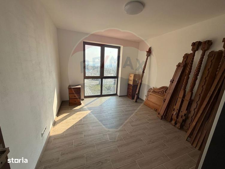 De vanzare Casa noua cu 4 camere, teren 1190 mp Cartier Podgoria - 2