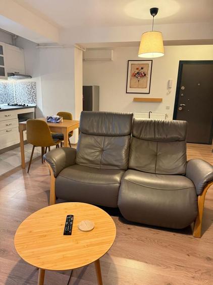 Garsoniera spatioasa, aproape de aeroport - 1